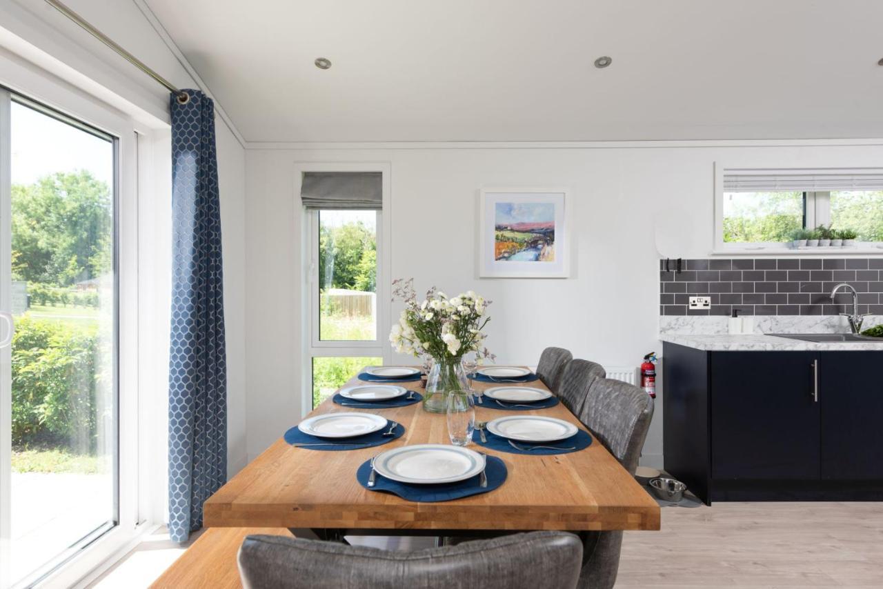 Buttercup Lodge, 33 Roadford Lake Lodges Lifton Extérieur photo