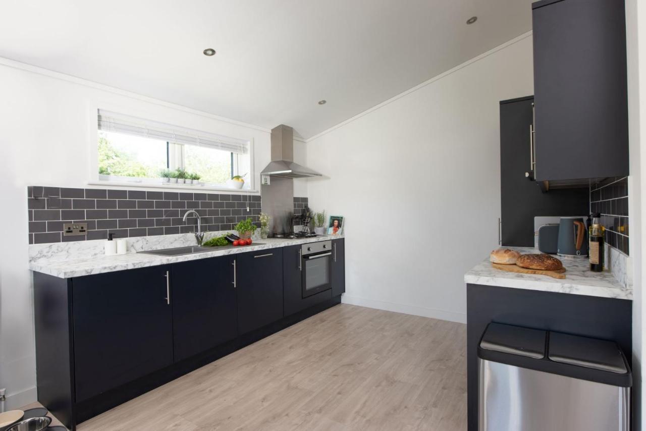 Buttercup Lodge, 33 Roadford Lake Lodges Lifton Extérieur photo